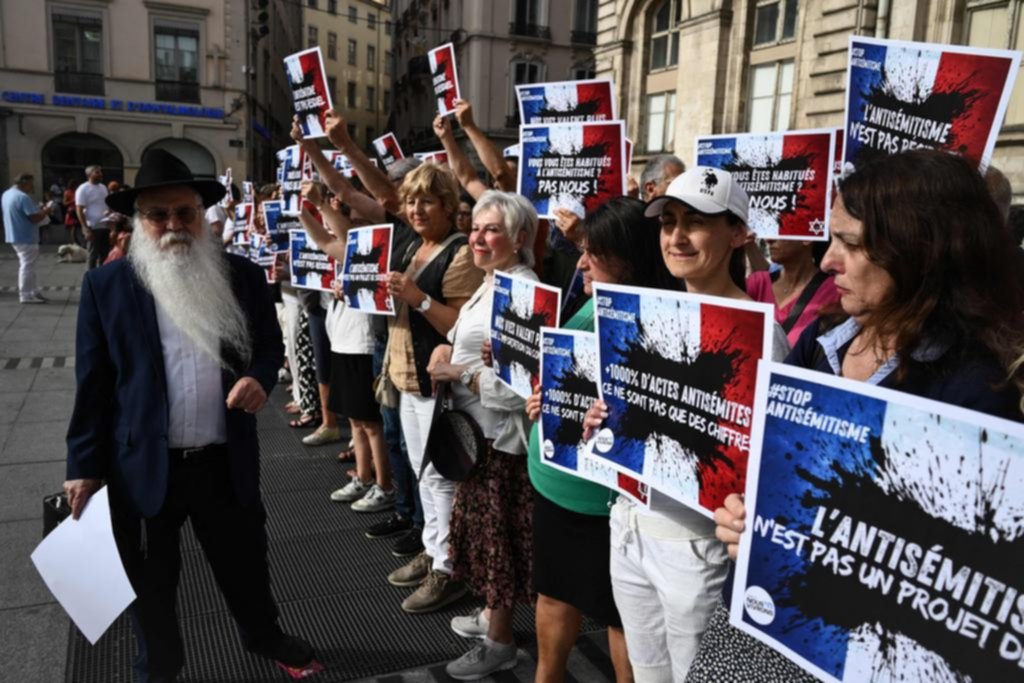 Adolescentes antisemitas violan a una nena judía de 12 años en Francia