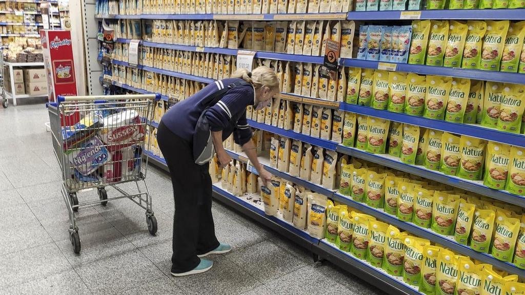 No para de caer: el consumo sigue muy golpeado por la recesión