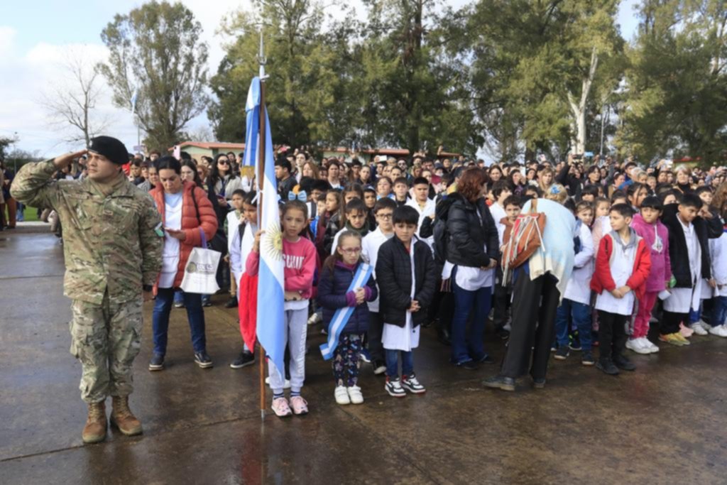 Emotivas promesas al pabellón nacional