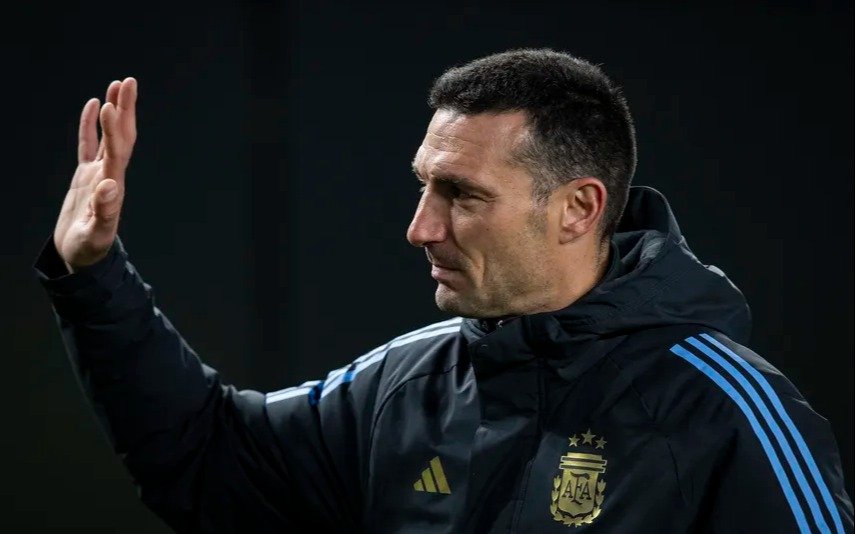 Revelan los sueldos de los entrenadores de la Copa América: ¿Cuánto cobra y en qué puesto se encuentra Lionel Scaloni?