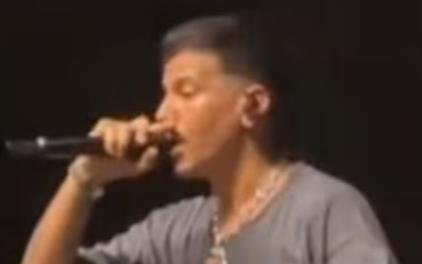 En Milano, Duki echó de un show a un fan por una situación de violencia