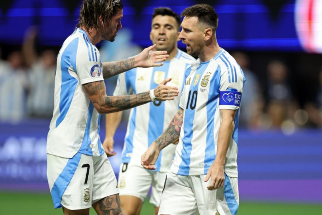 En una noche en la que él no pudo, Messi frotó la lámpara para el delirio albiceleste