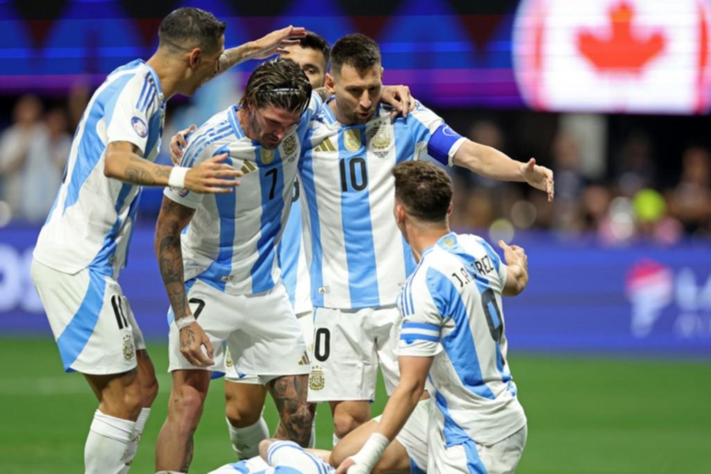 Sin sobrarle mucho, la Selección arrancó con triunfo