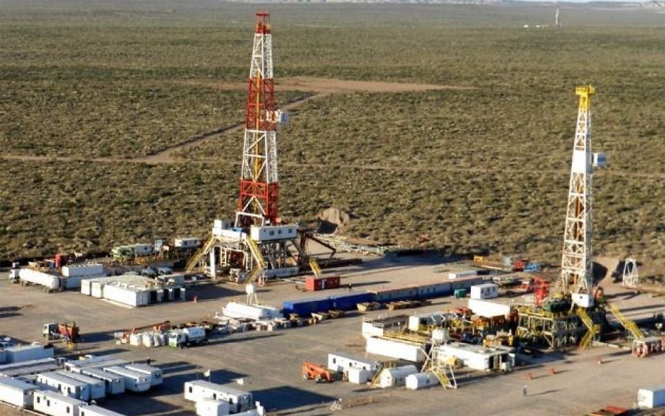El Gigante petrolero Exxon Mobil se va del país y se la disputan entre tres empresas argentinas