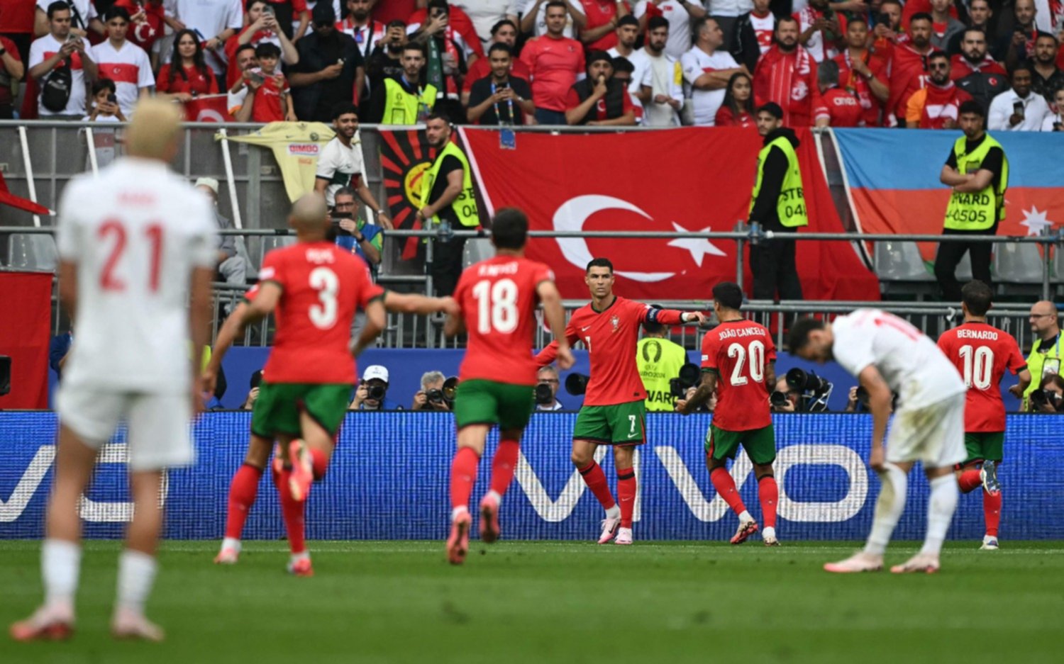 Portugal goleó a Turquía y se aseguró su clasificación a los octavos de final 