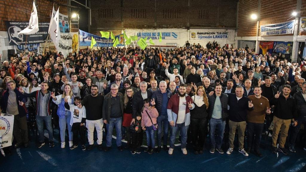 Un intendente que reporta a Kicillof volvió a cuestionar a La Cámpora