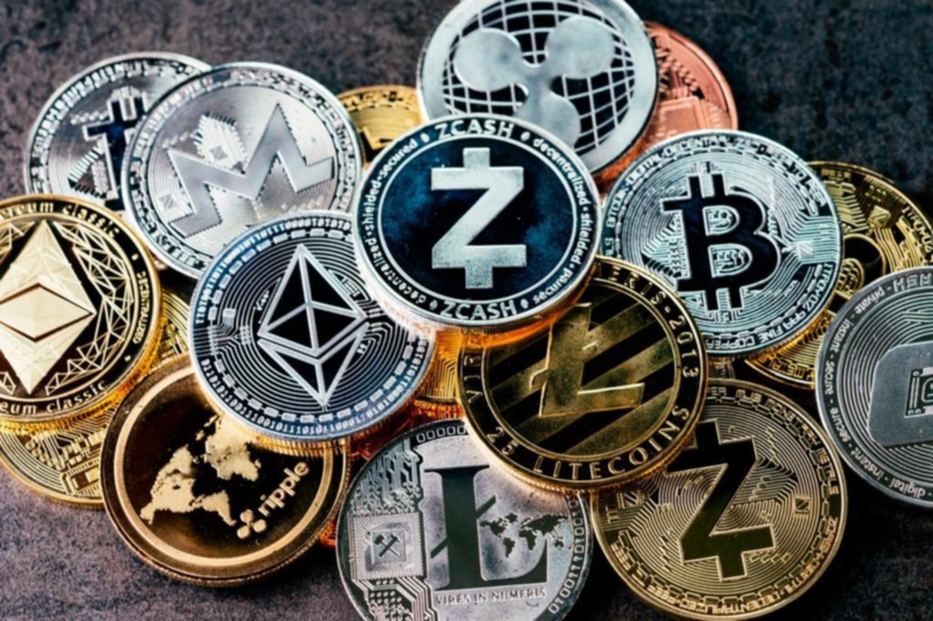 Milei avanza con la “competencia de monedas”: incluirá a las cripto y se buscará más plata del FMI