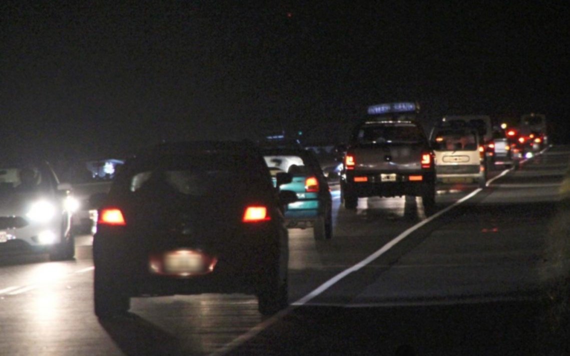 El regreso a casa: rutas cargadas de turistas tras el fin de semana largo