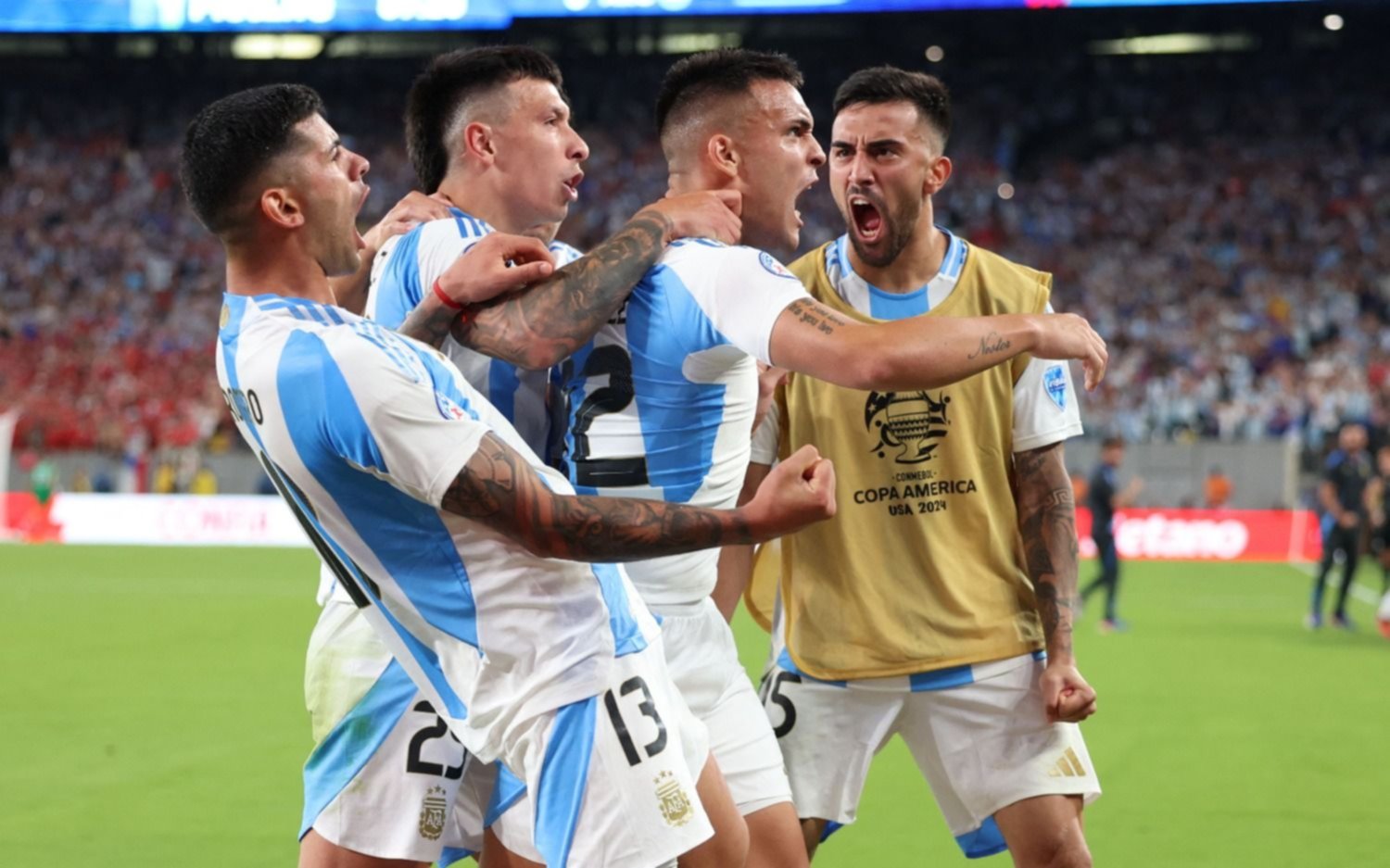 Argentina venció a Chile en un partido durísimo y selló el pase a cuartos de final en la Copa América