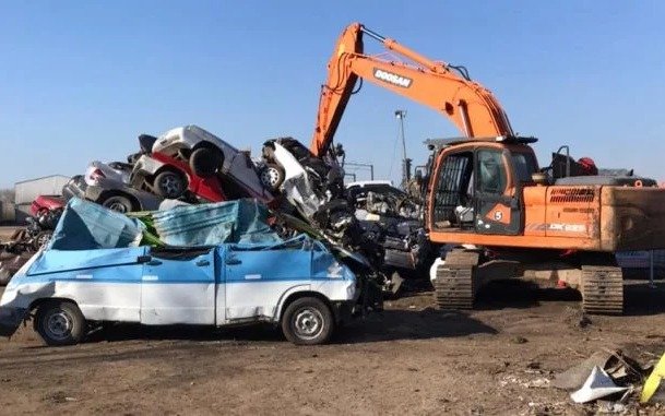 Compactarán más de 400 rodados abandonados en el playón Municipal