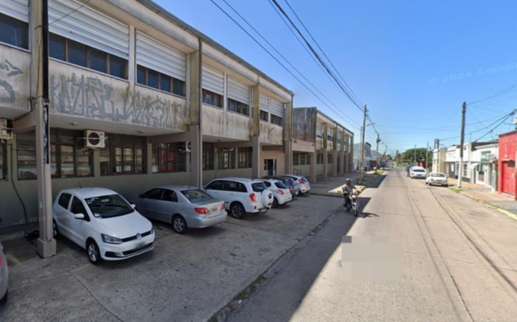 Violencia extrema en La Plata: denuncian que un chico fue armado a la escuela