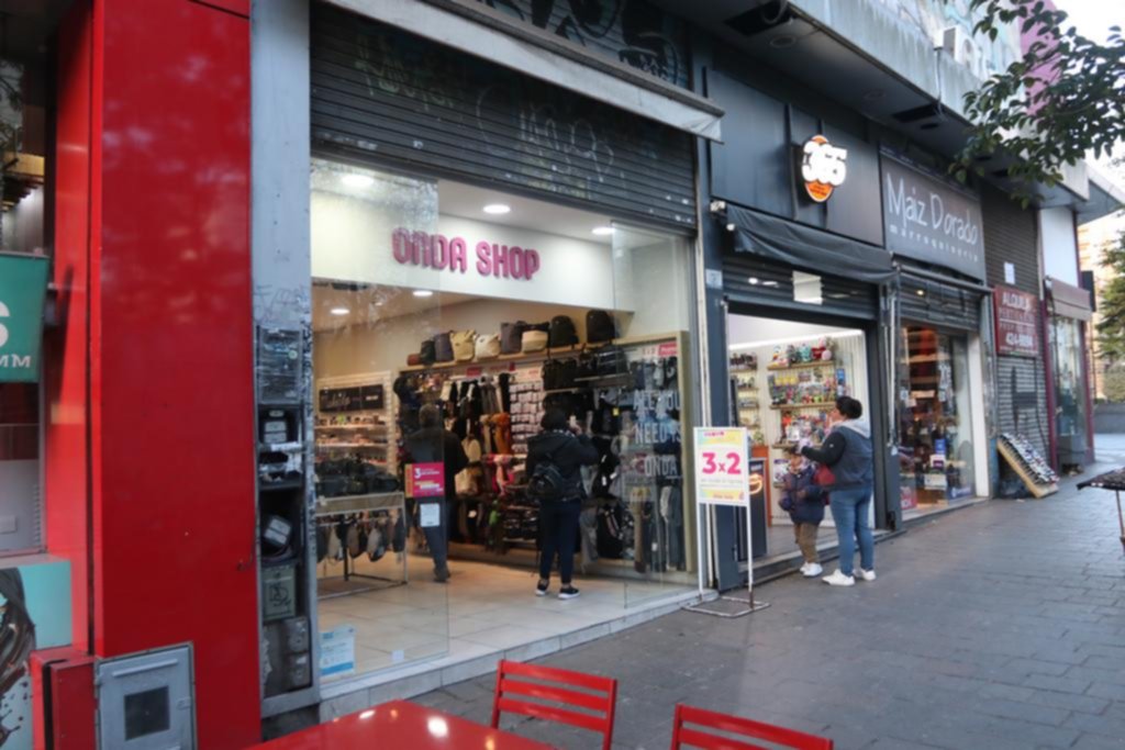 En calle 8 no paran los saqueos y la situación “no es para nada menor”