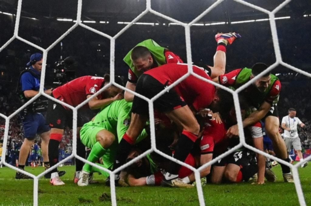 Georgia hizo historia y Rumania salió primera: cómo serán los cruces de Octavos