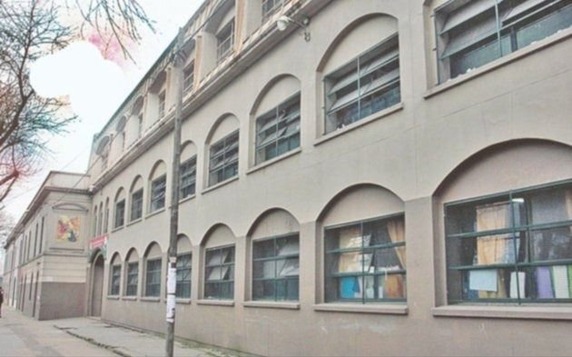 Denuncian que otro alumno del San Cayetano de La Plata trucó fotos de compañeras desnudas con IA: ¿las vendía al exterior?