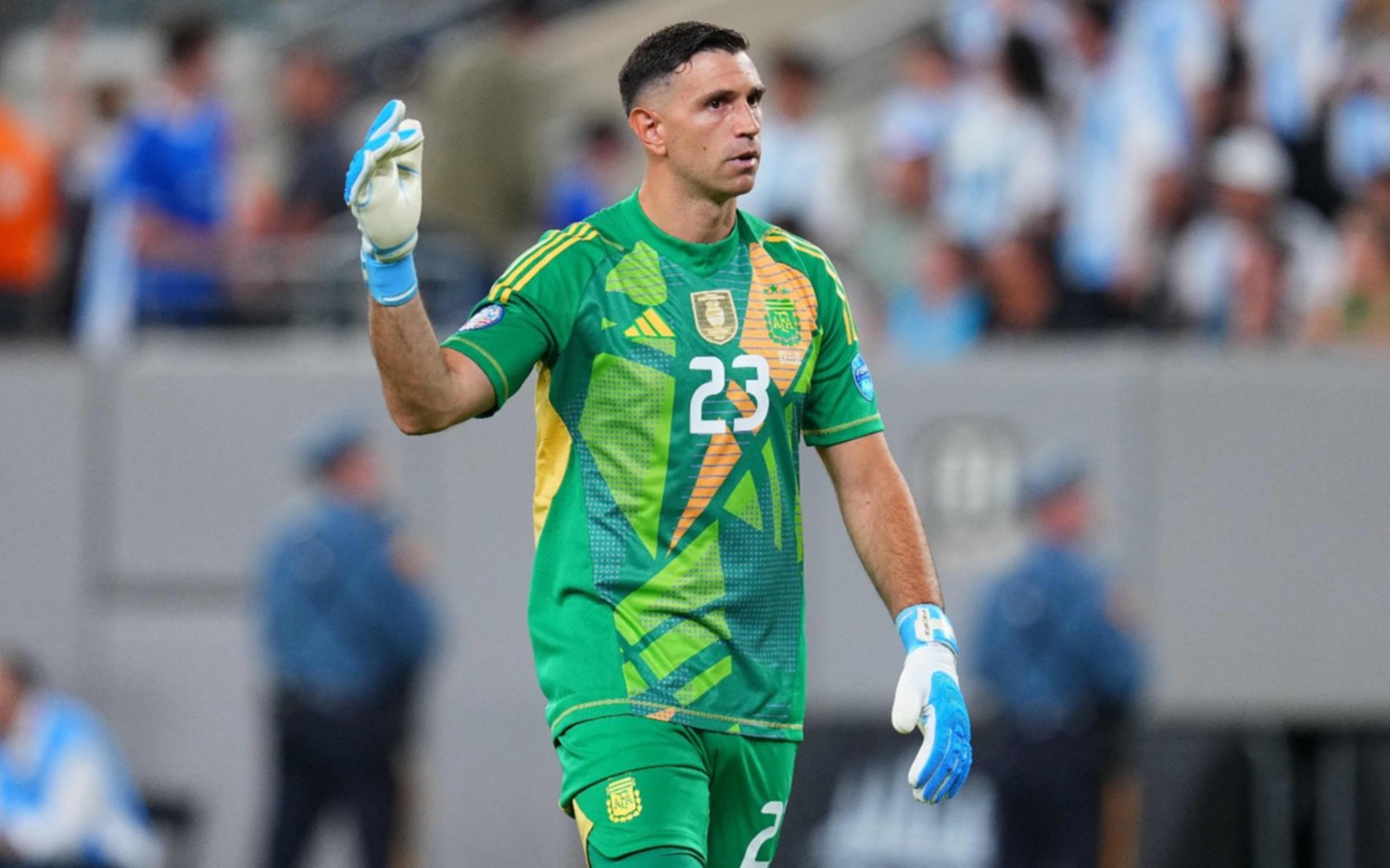 Dibu Martínez se perderá los Juegos Olímpicos y Mascherano piensa en Gerónimo Rulli como alternativa