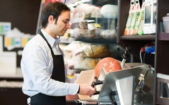 Paritarias de empleados de comercio: nuevo acuerdo trimestral y el básico será de $858.200
