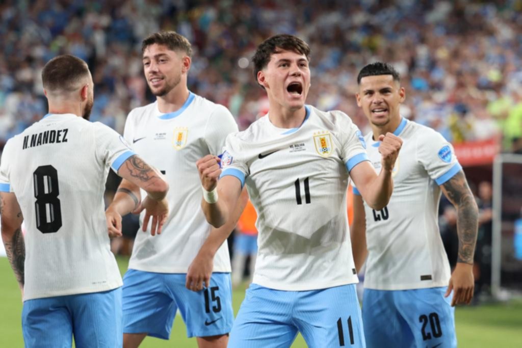 Uruguay aplastó a Bolivia y justificó su condición de candidato a levantar la Copa