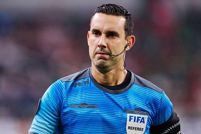 César Ramos, el polémico juez que estará ante Perú