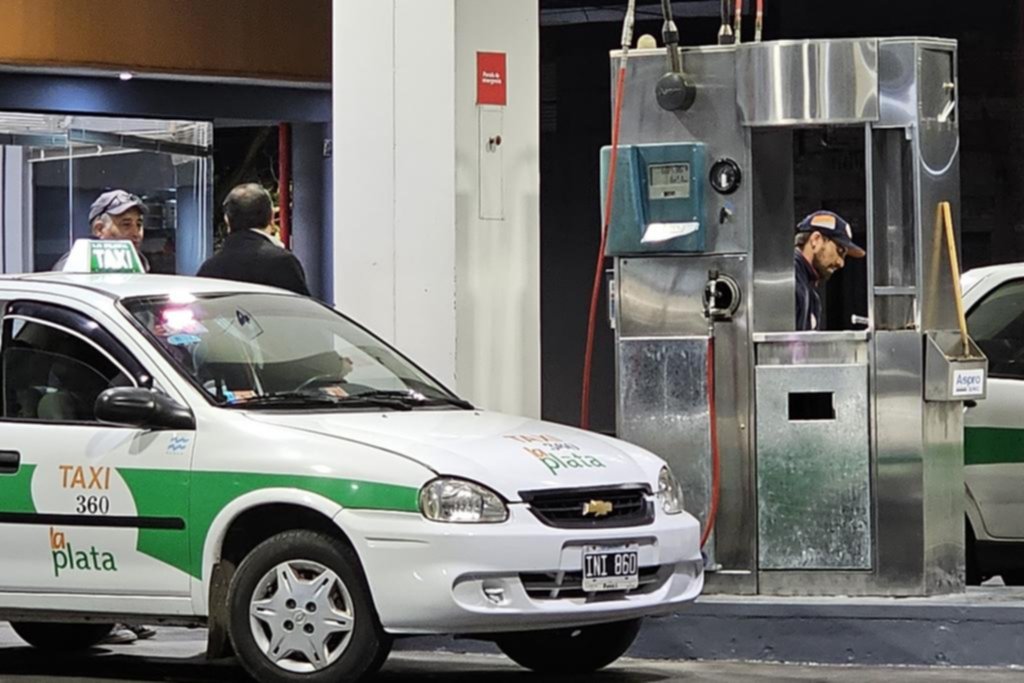 Prioridad a taxistas para cargar GNC en la Ciudad