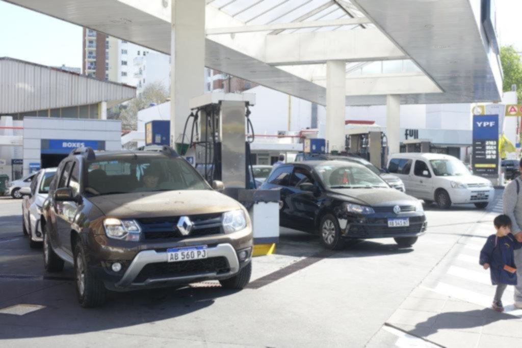 El Gobierno dio marcha atrás con subas en combustibles, luz y gas