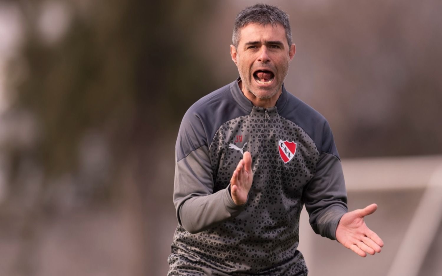 El Rojo puso primera con Vaccari y sin Águilar