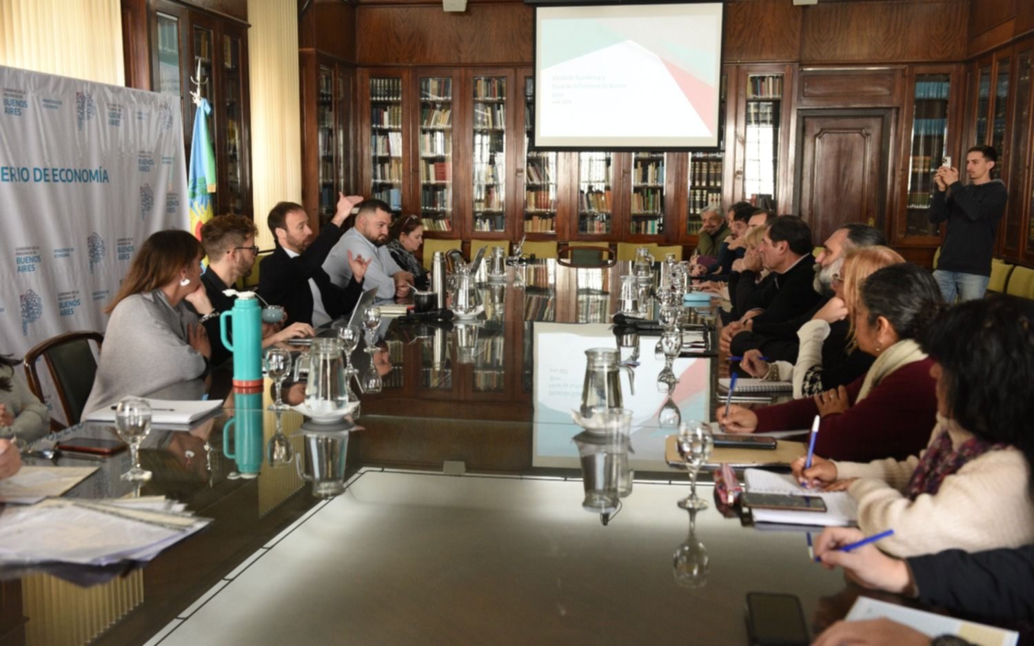 Tras el encuentro con los gremios, la Provincia llamó oficialmente a paritaria de estatales y docentes