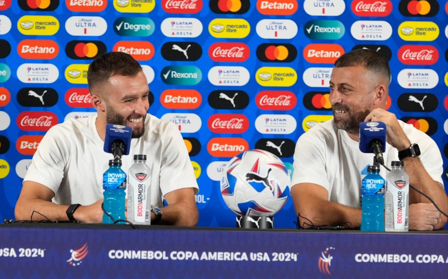 Samuel reemplazó a Scaloni en la conferencia y dio detalles sobre Messi: "Vamos a ir día a día"