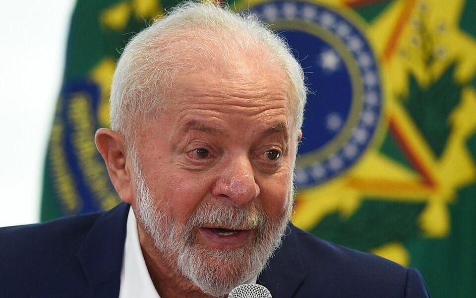 Críticas a Lula y disculpas al Papa