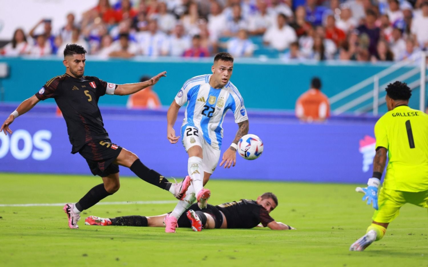 Argentina vs Perú por la Copa América: la Albiceleste ganó 2 a 0 y clasificó a cuartos con puntaje ideal