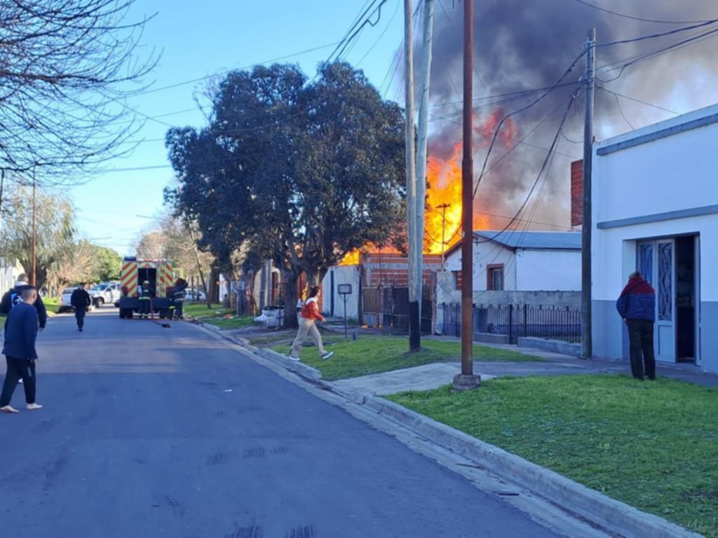 Una vivienda se incendió en Tolosa y causó pánico