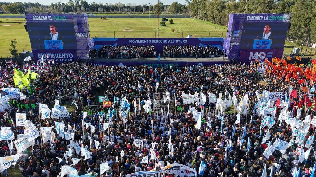 Una movida fuerte y el clásico “Axel Presidente”