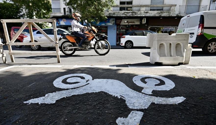 Avanzan en el centro de La Plata los espacios exclusivos para las motos