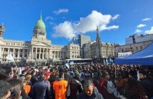 Docentes universitarios analizan un nuevo paro