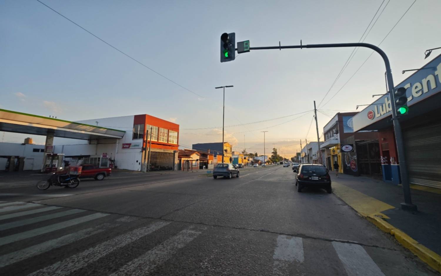 Incorporan 200 semáforos inteligentes con monitoreo en tiempo real en La Plata