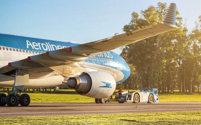 El Gobierno modifica las condiciones de los pilotos y tripulantes de cabina: menos descansos y vacaciones