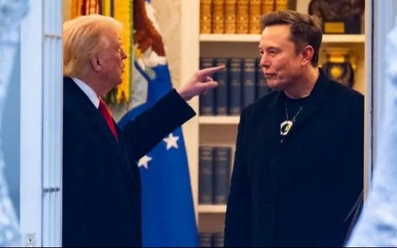 "Es hora de tirar la bomba": por qué Elon Musk vinculó a Donald Trump con los escándalos sexuales de Jeffrey Epstein