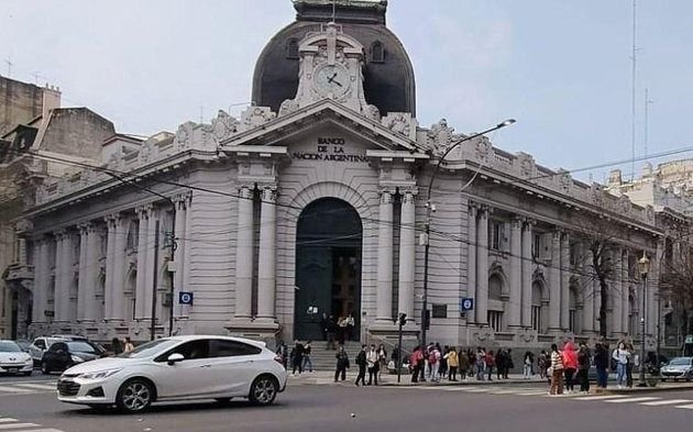 "Banco Nación S.A.": apelarán el fallo de la Justicia Federal de La Plata que frenó al decreto