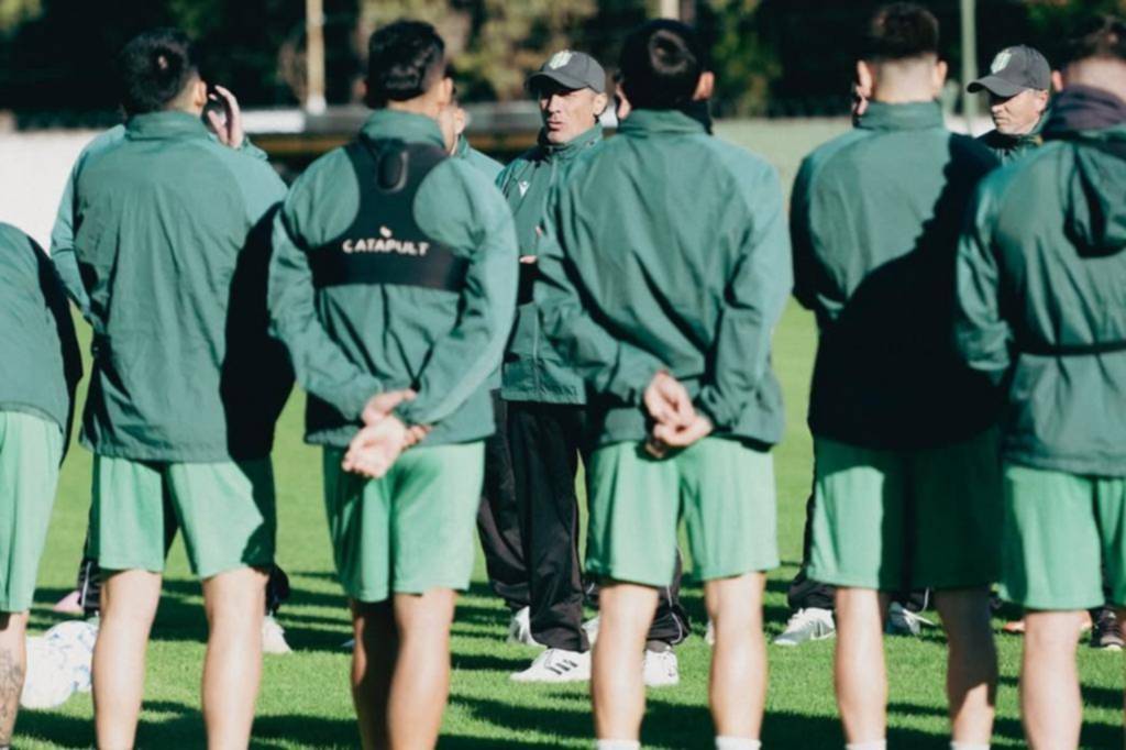 Banfield no se entrenó en medio de una profunda crisis