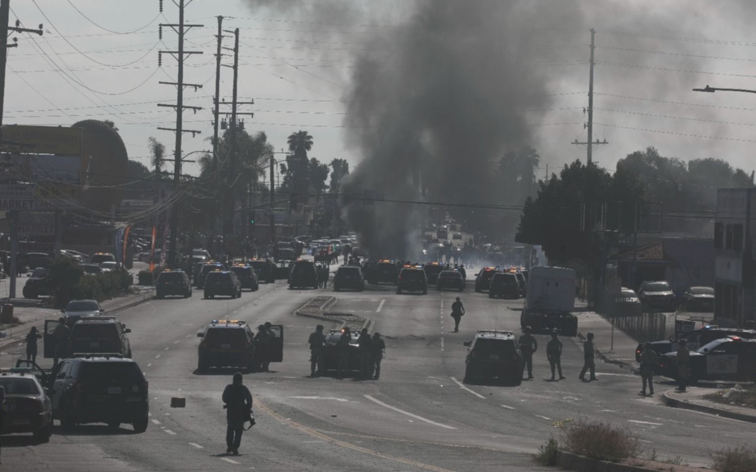 Tensión en Los Ángeles: 60 años después, los militares salen a la calle a reprimir