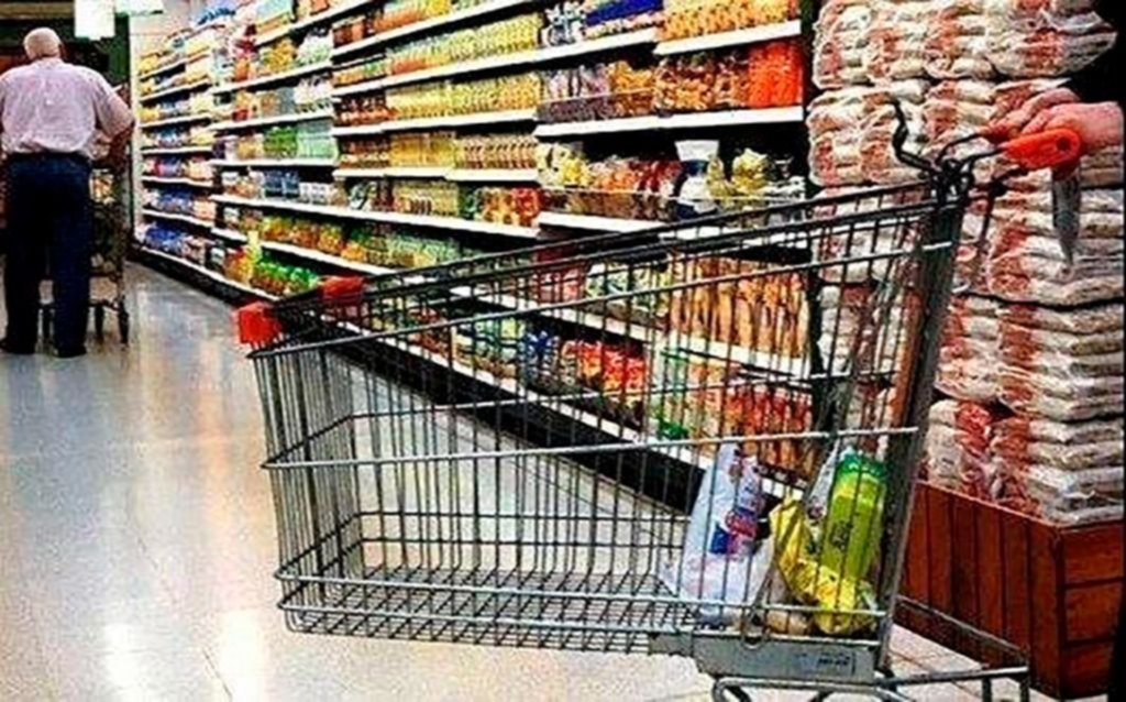 Caen las ventas minoristas: hay compras más medidas y crece la informalidad