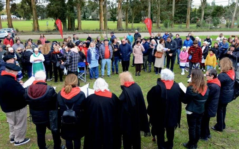 Tandil inauguró el Paseo de los Vascos a los pies de la Movediza