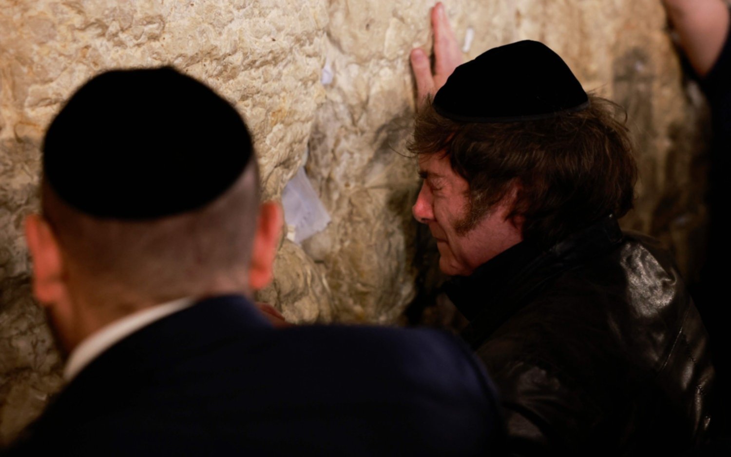 Javier Milei llegó a Israel y fue a rezar al Muro de los Lamentos: "Mi respaldo es de corazón"