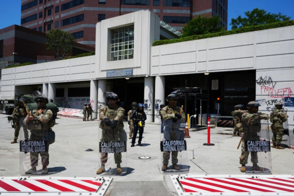 Los Ángeles al rojo vivo: tropas, marines y más protestas