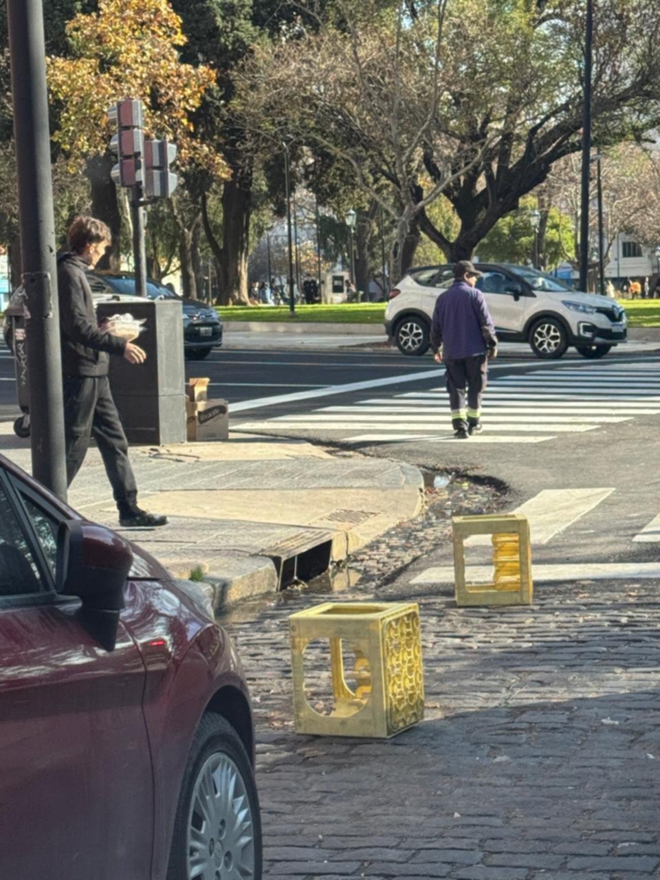 Otro reclamo por estacionamiento “reservado” en el centro