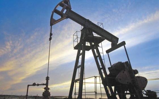 Por la tensión bélica en Medio Oriente, sube el petróleo y caen las bolsas del mundo: ¿impacta en el precio de los combustibles?