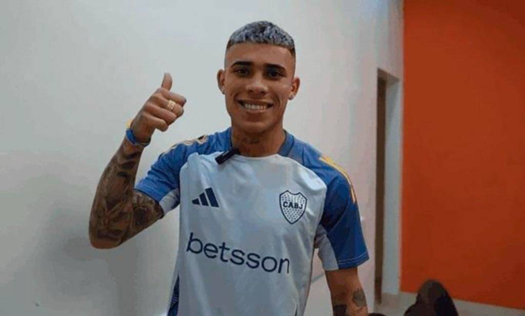Ayrton Costa recibió la visa y viaja a EE.UU