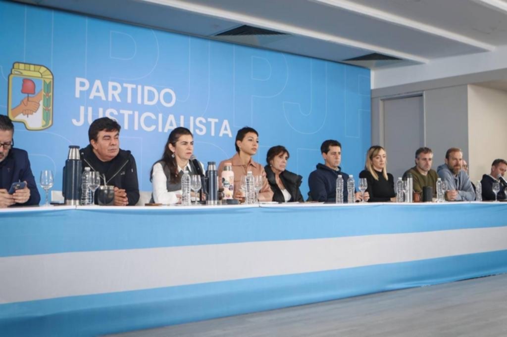 Cumbre peronista en apoyo a la expresidenta