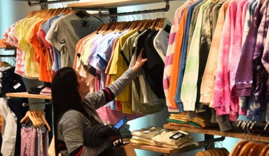 Apreciación cambiaria, política antiinflacionaria y dualidad del consumo