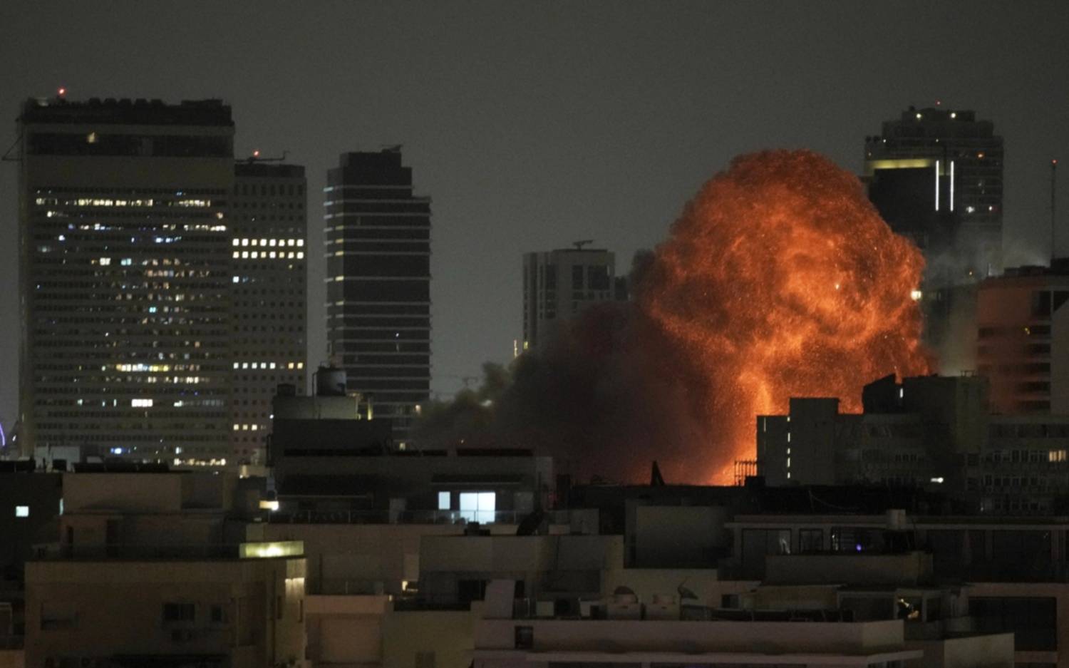 Irán lanzó un nuevo ataque y activó la defensas antiaéreas por una respuesta de Israel