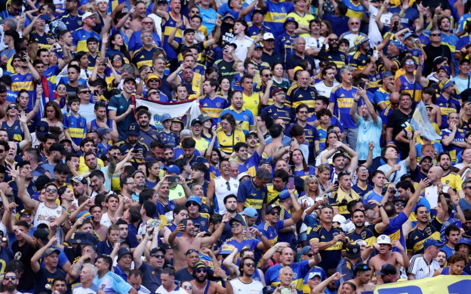 En fotos | Una marea azul y oro copó las tribunas del Hard Rock 